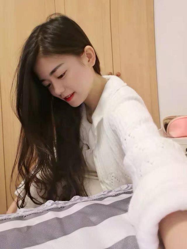 岗顶年轻小可爱 第2张