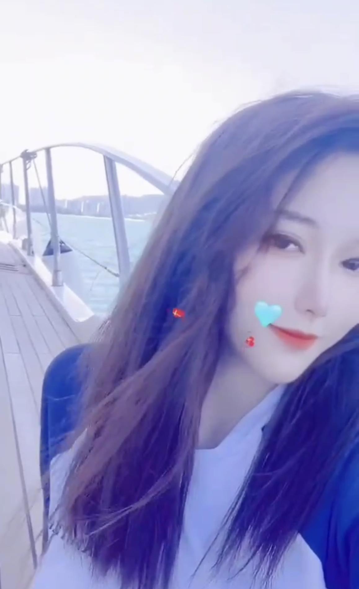 南山丽娜 第1张