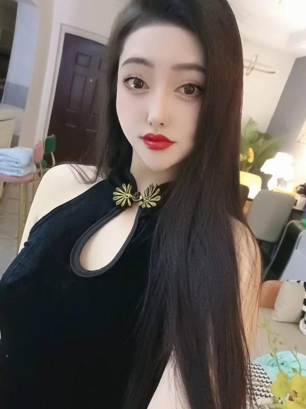 花果园胸大的美女 第1张