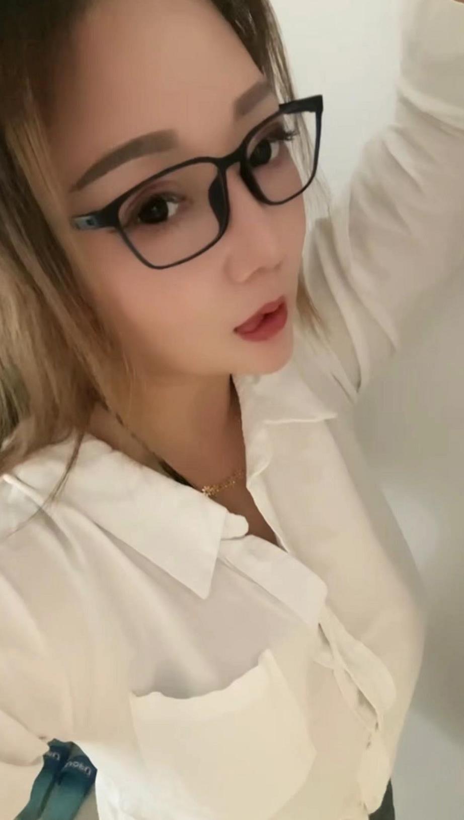海珠大胸良家千爱 第1张