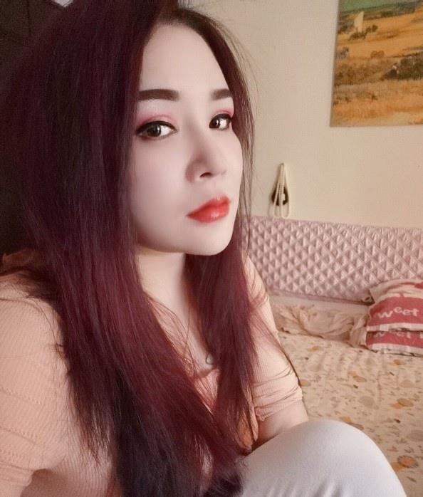 南山大奶少妇 第1张