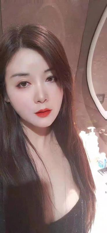 龙华静静美腿 第1张