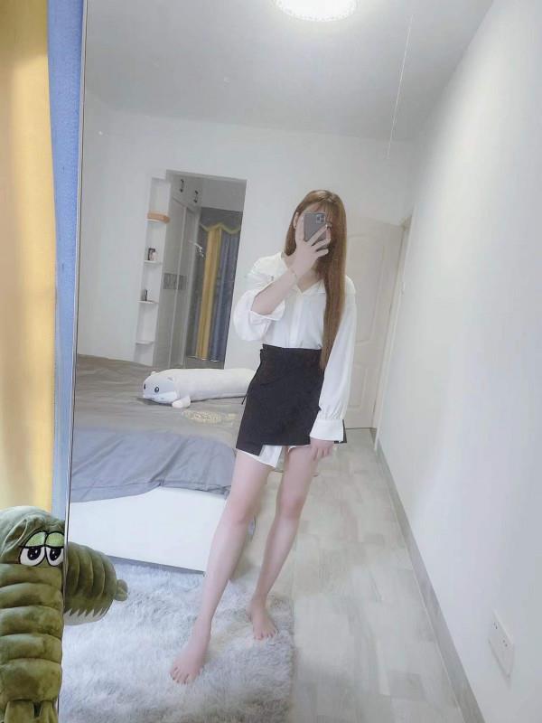 小白身材颜值不错 第1张