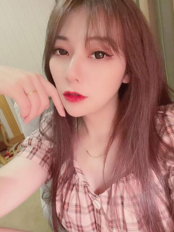 小白身材颜值不错 第2张