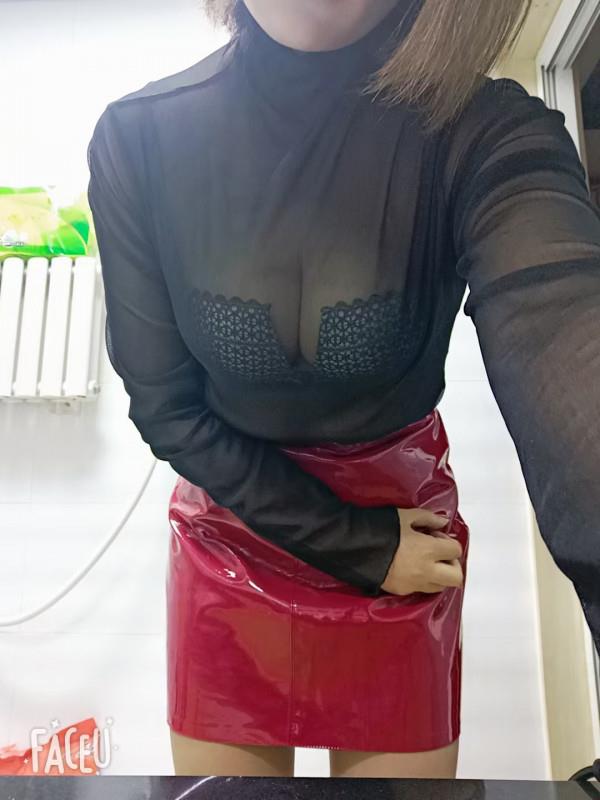 性感黑丝大胸妹 第1张