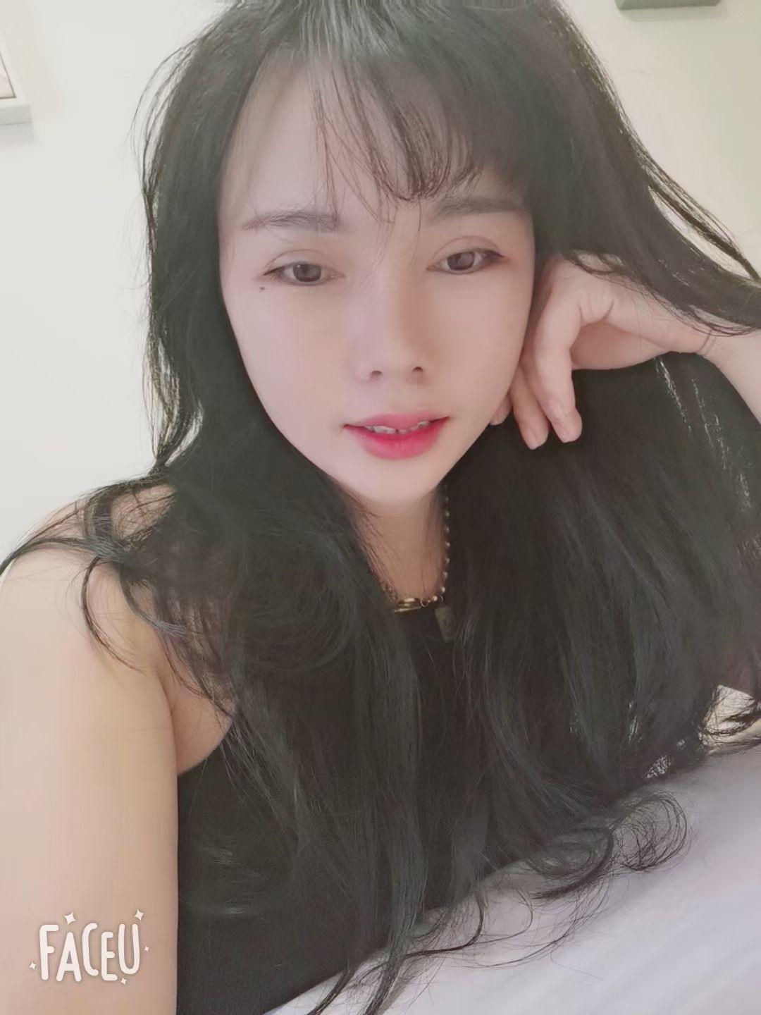 深圳龙华肤白美胸小姐姐 第2张