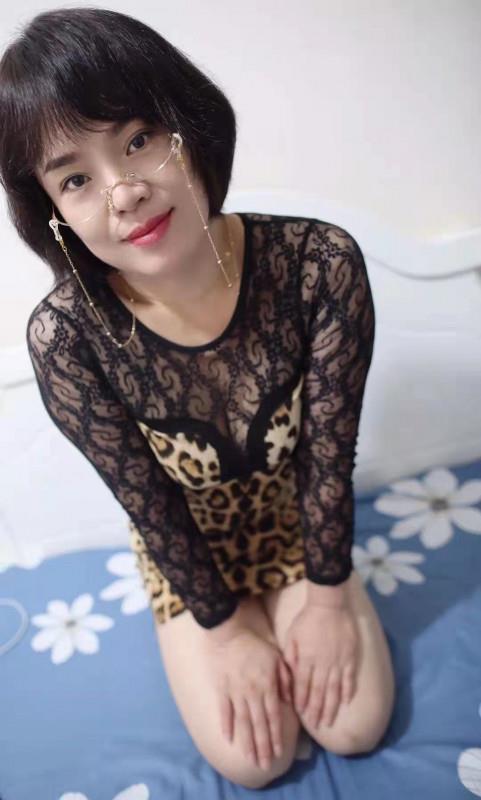 滨江熟女有特服 第2张