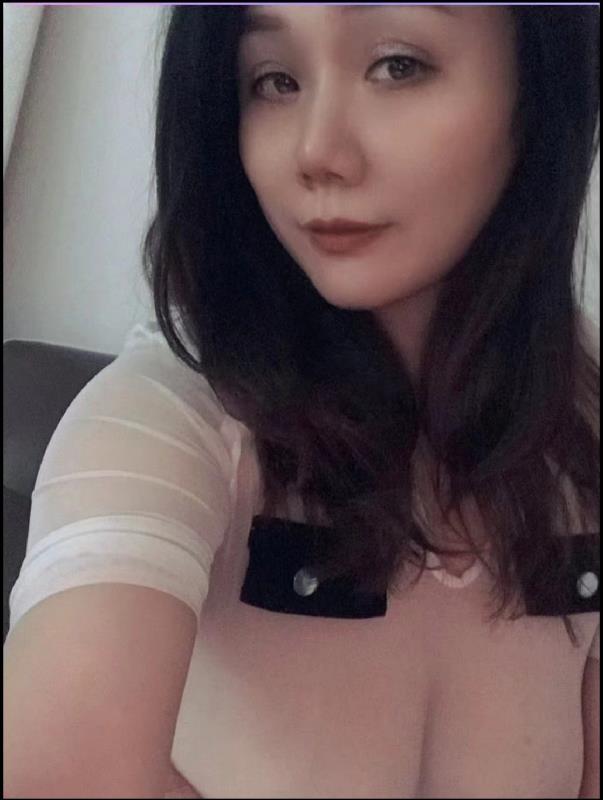 南海练瑜伽的少妇 第3张
