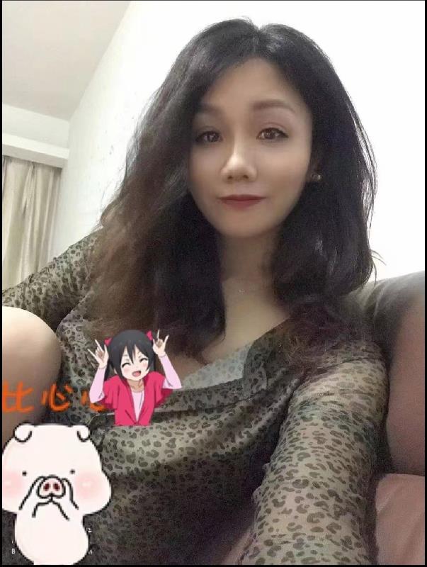 南海练瑜伽的少妇 第4张