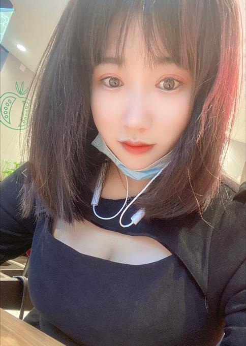 海陵西站大奶妹 第2张