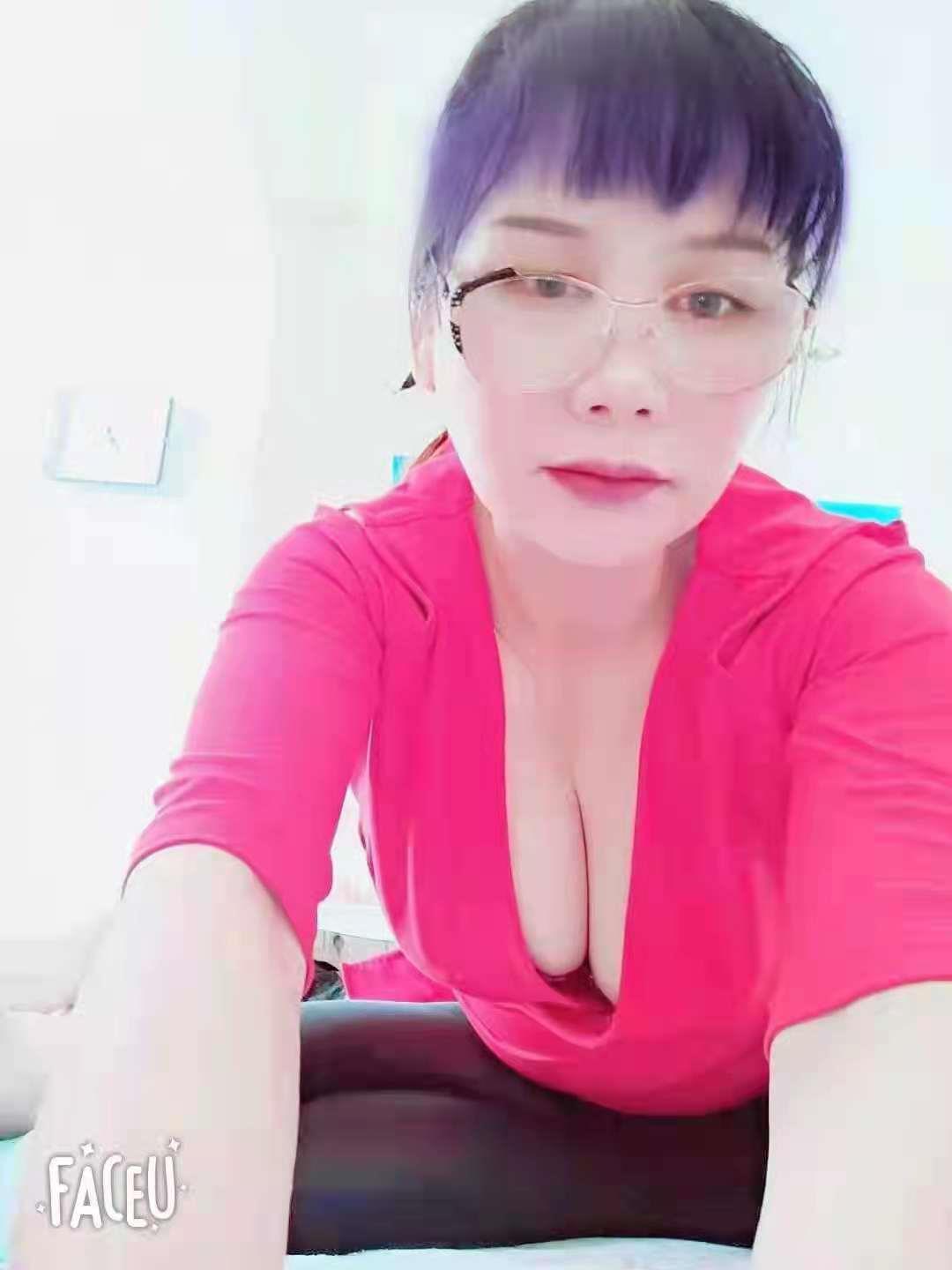 风骚少妇晓芯芯 第1张