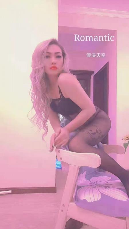 很骚的一个小姐姐 第2张