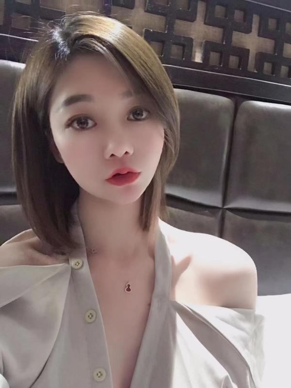 诱人的少妇 第2张