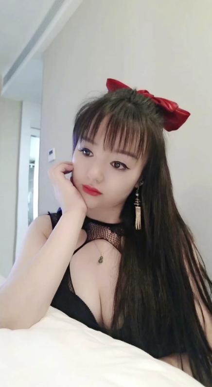 胸大服务不错的少妇 第1张
