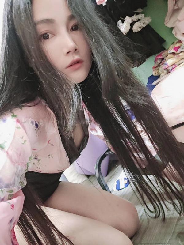 美女kiki 第1张