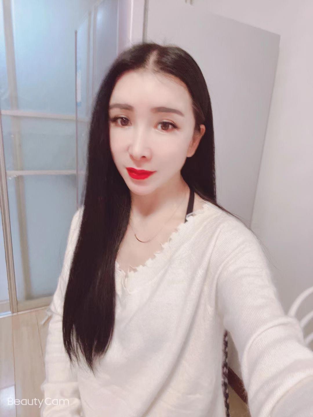 三牌楼妖艳美少妇 第1张