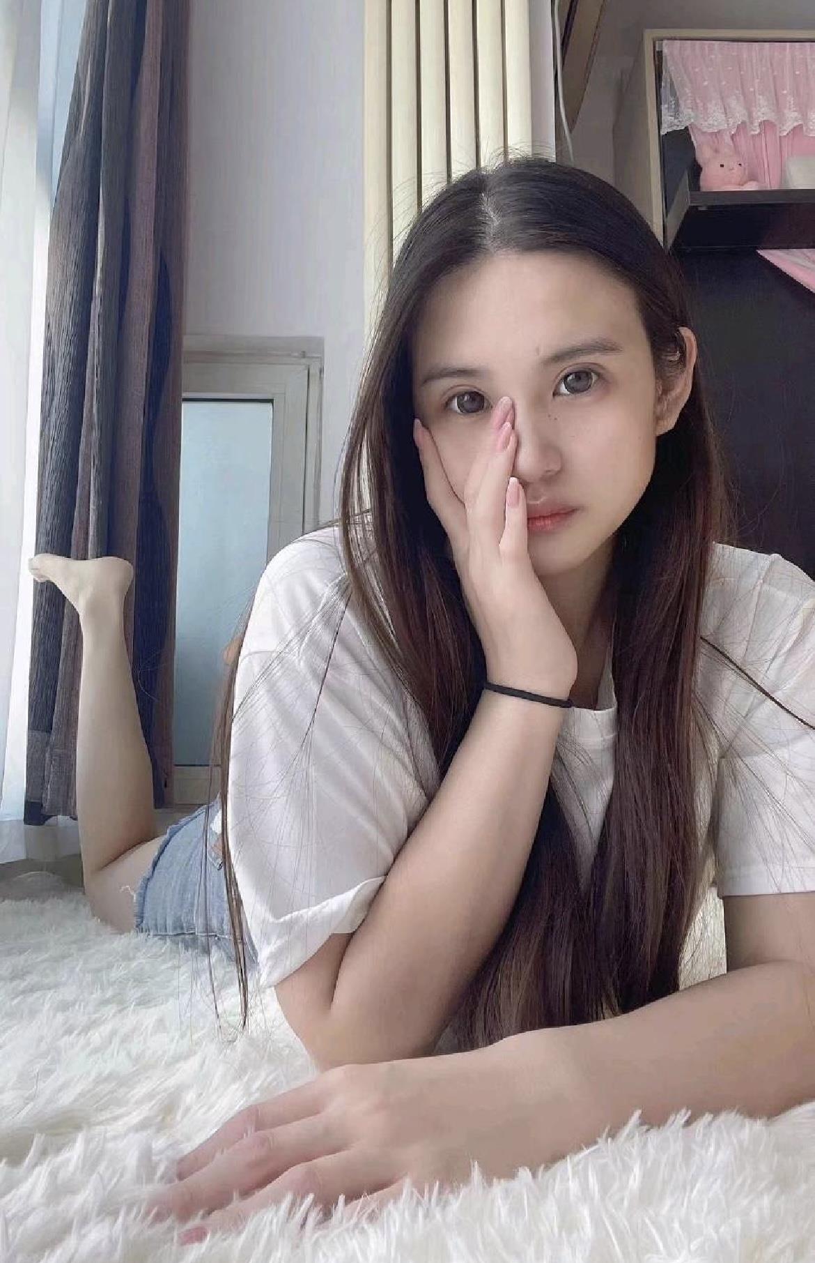 朝阳年轻温柔小美女 第3张