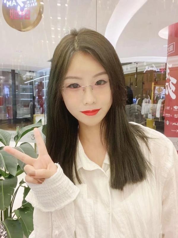 便宜年轻小姐姐 第2张