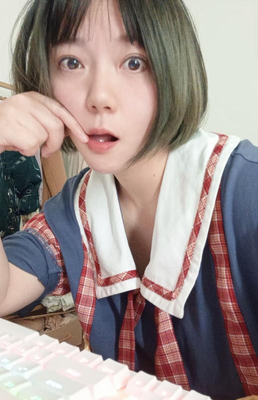 可爱lol陪玩小妹妹 第1张