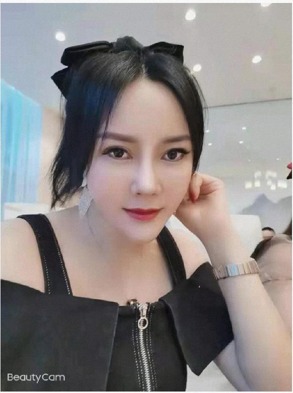 锦江大奶妹 第1张