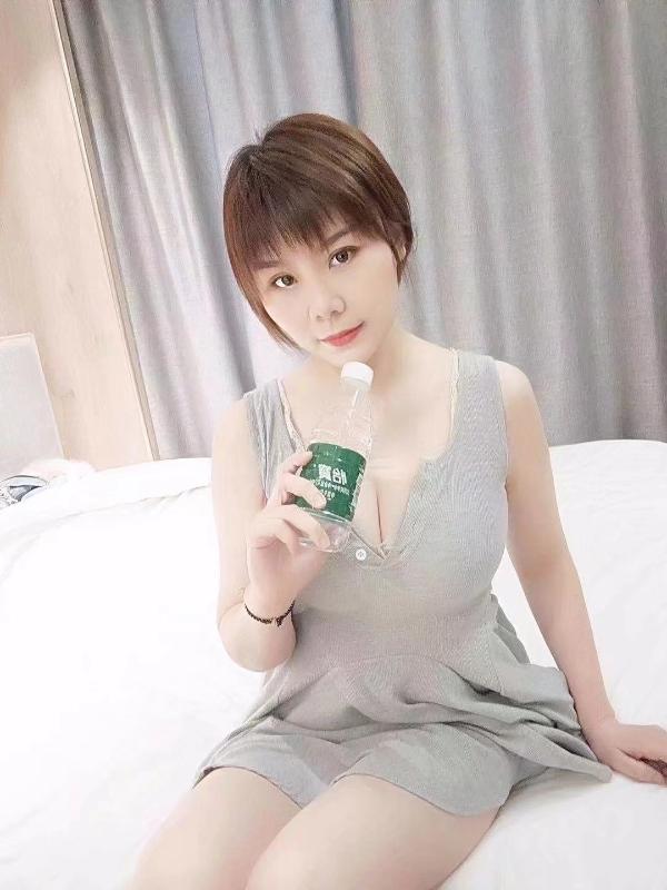 包河短发气质女 第2张