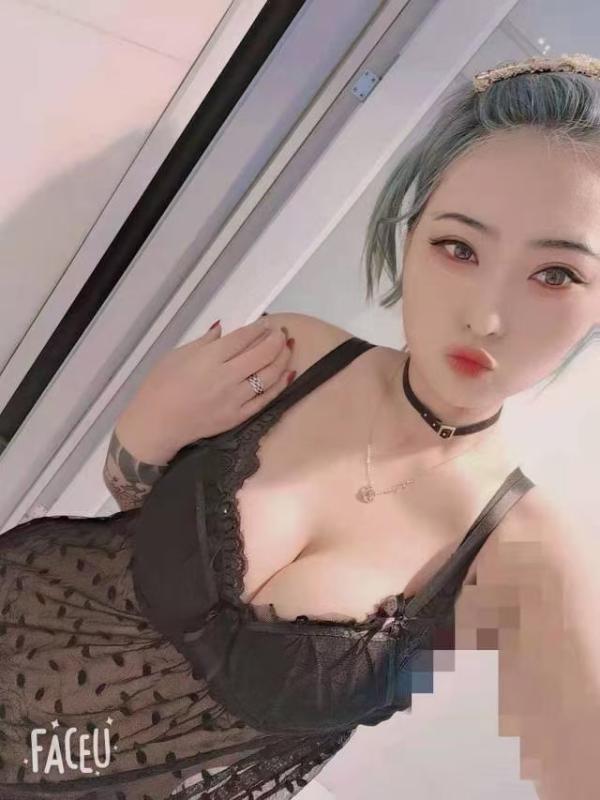 瑶海花臂巨乳金娜 第1张