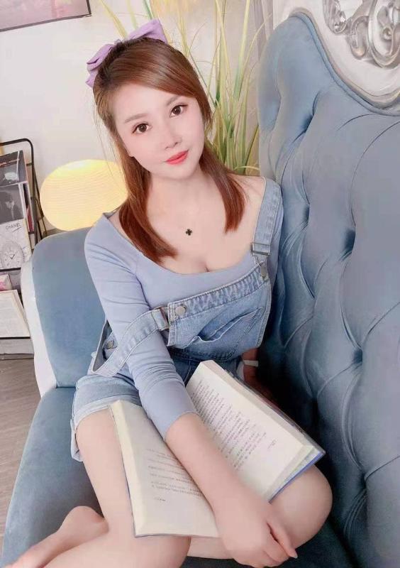 江阴服务不错的美女 第2张