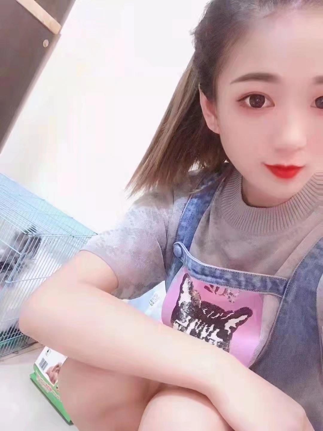 天府三街嫩妹 第1张