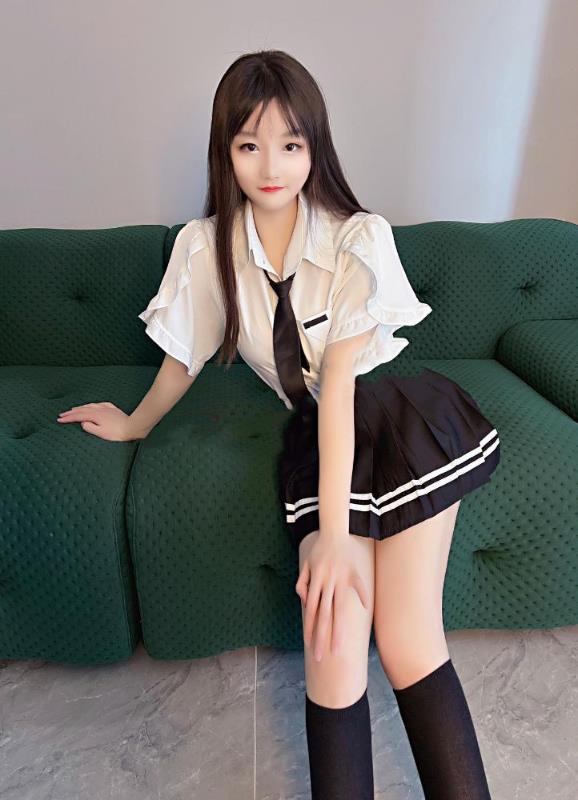 海珠小身材匀称莉莉 第1张