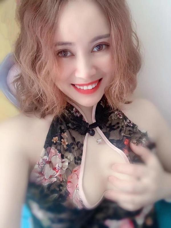 服务很棒的少妇 第1张