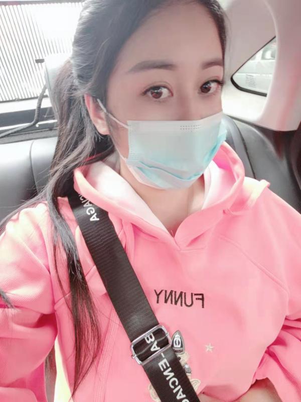 燕子矶花园城妹子 第1张