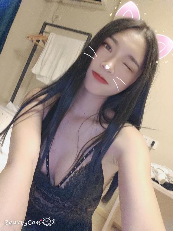热情似火的小姐姐 第1张