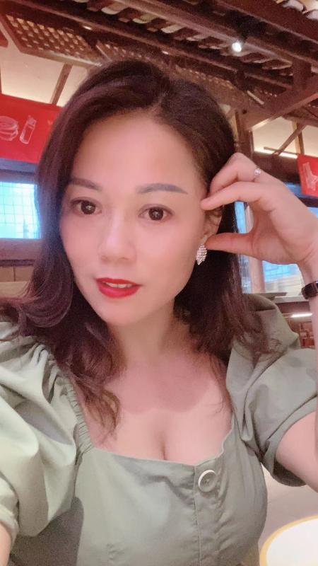 固戍地铁站熟女猫姐 第1张