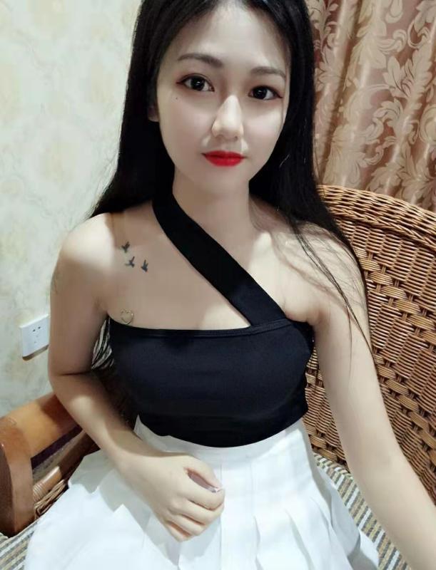 群里的小姐姐 第3张
