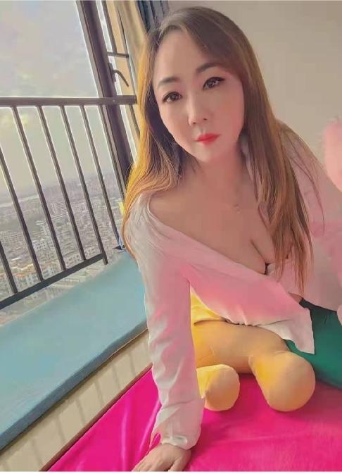 天河岗顶少妇 第2张
