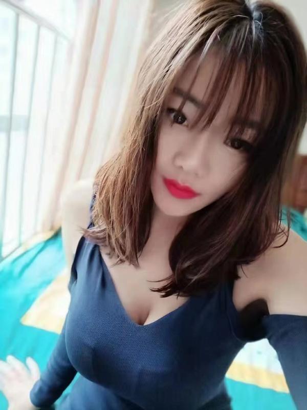 大胸小甜甜 第1张