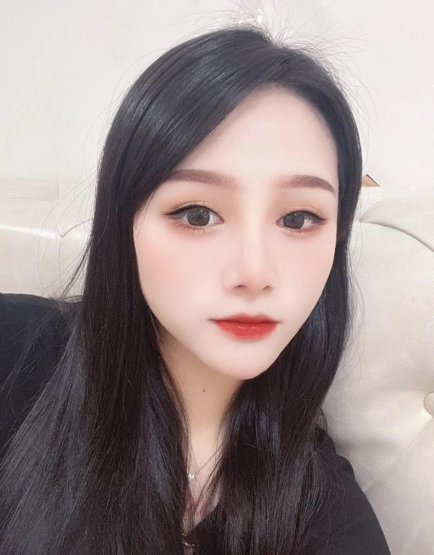 漂亮身材不错的小姐姐 第1张