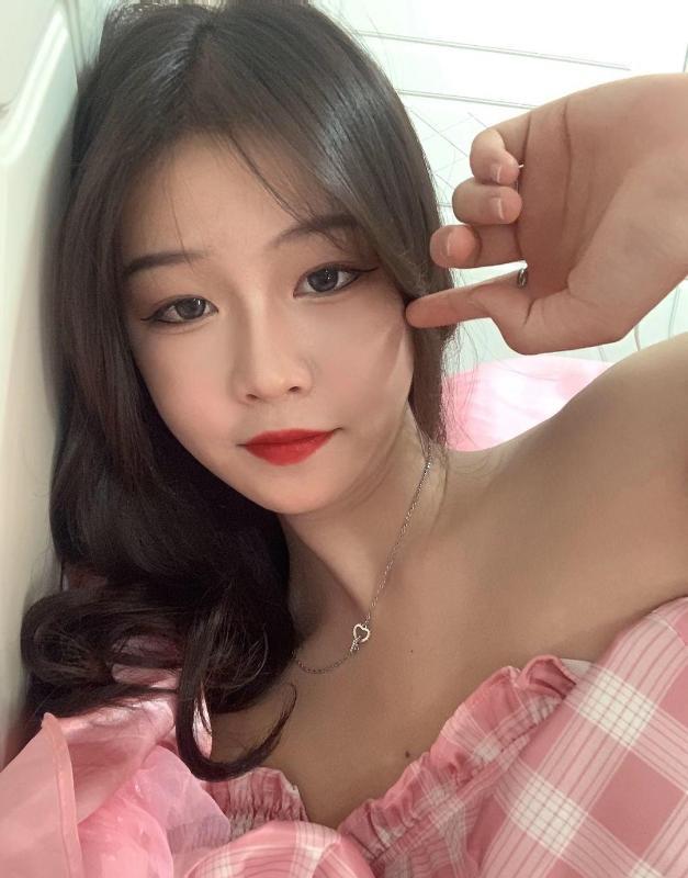 年轻温柔小姐姐 第2张