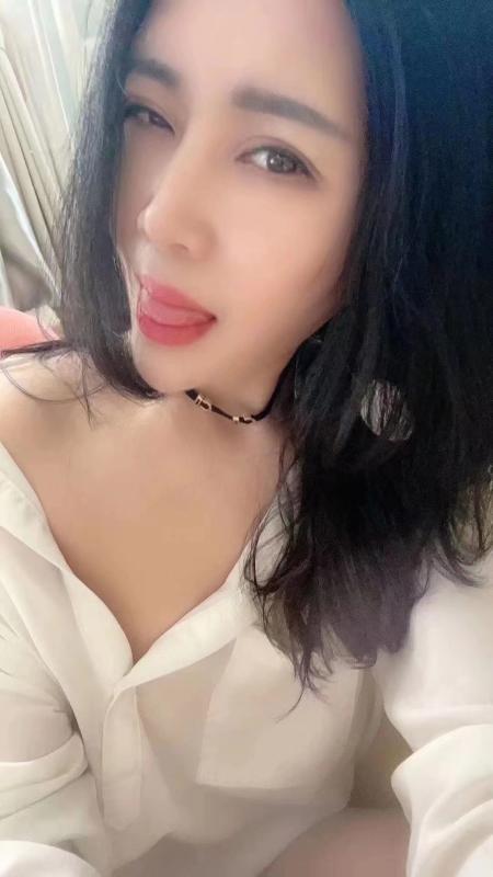 很有诱惑的熟女安安 第1张
