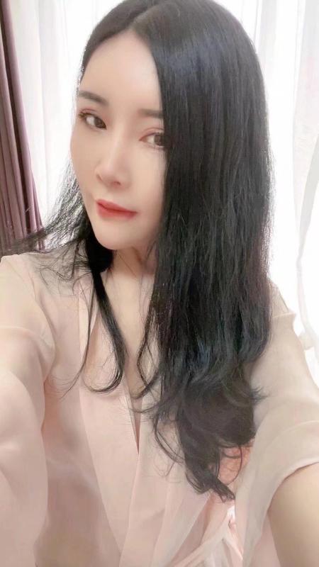 很有诱惑的熟女安安 第3张