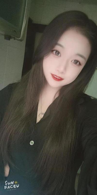 东晓南丰满美女 第2张