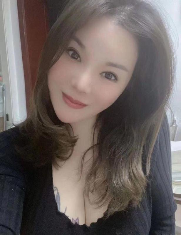 骚气十足的小少妇 第1张
