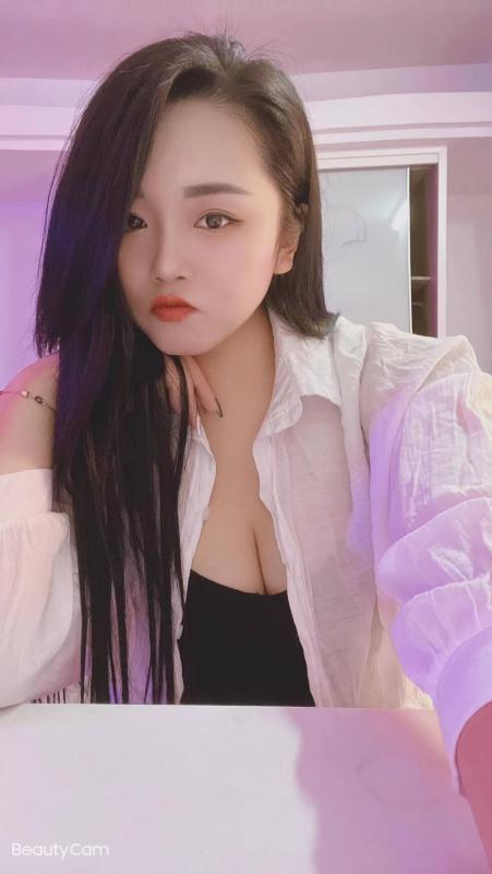 亚都大厦大胸美女 第1张