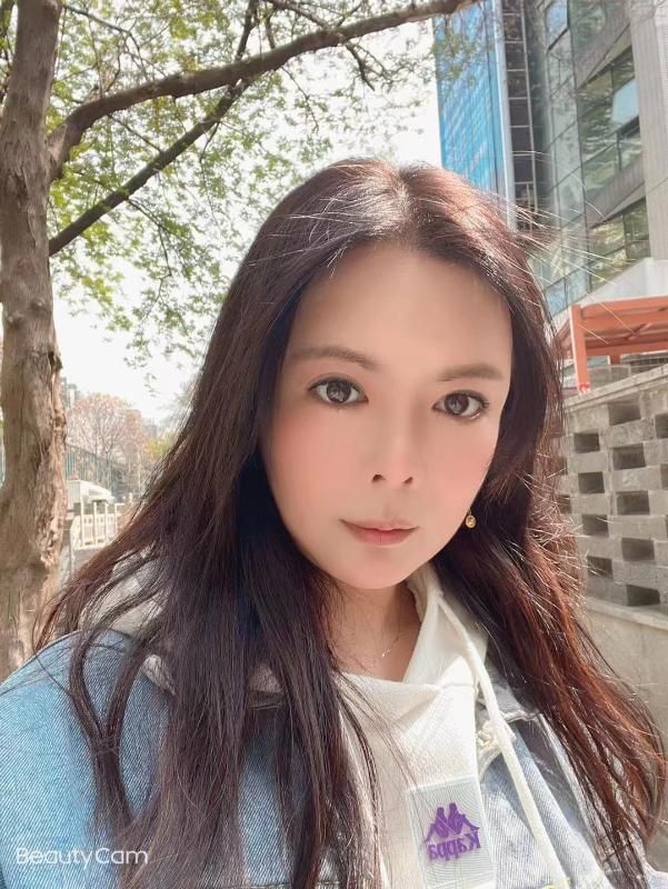 漂亮的妹子 第1张