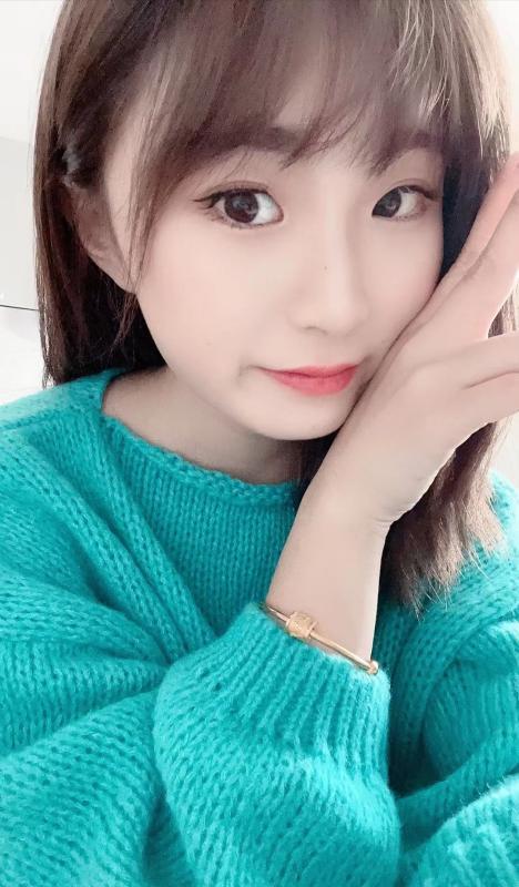 可以蛇吻的温柔妹子 第3张
