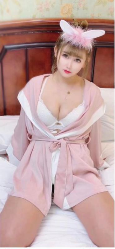 巨乳骚姐姐 第2张