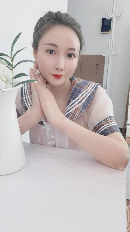 广州性感大胸泡芙 第2张