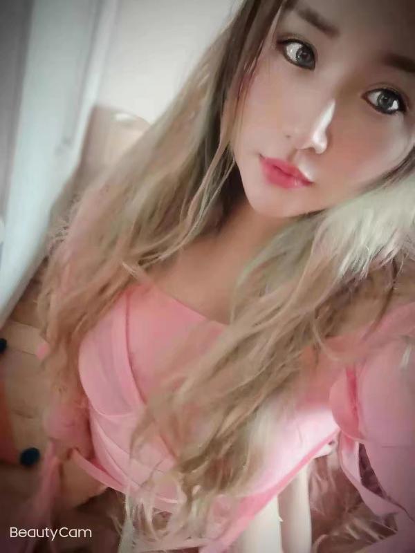 大奶纹身小姐姐 第2张