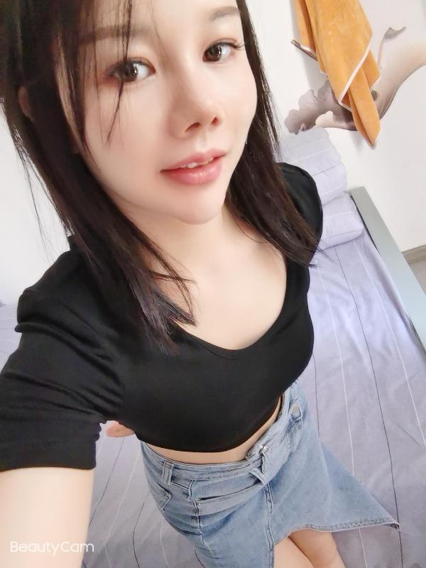 海亮时代精致小美女 第2张
