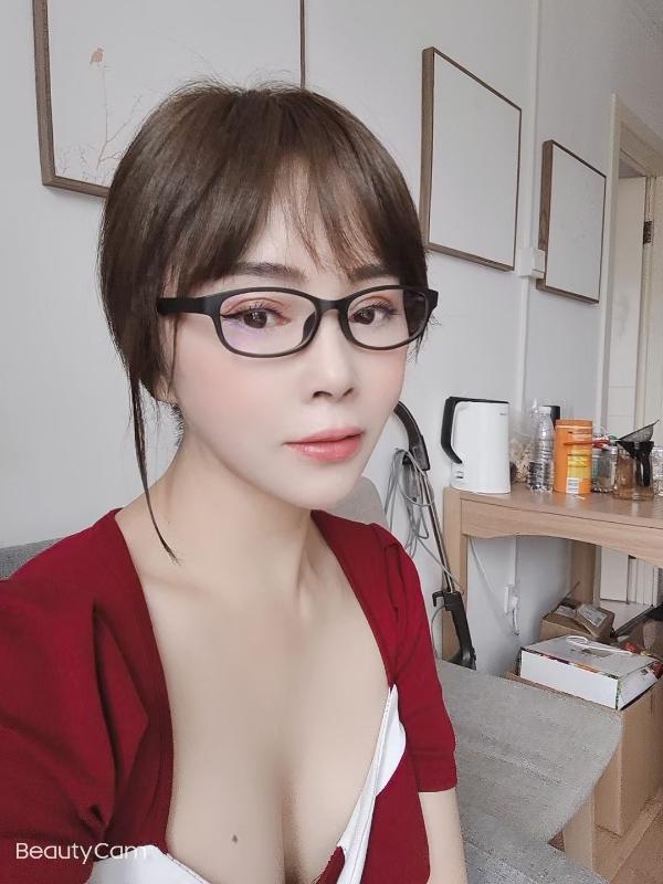 服务风骚轻熟姐姐 第1张